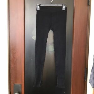 Comfy and warm black ribbed leggings by Dynamic